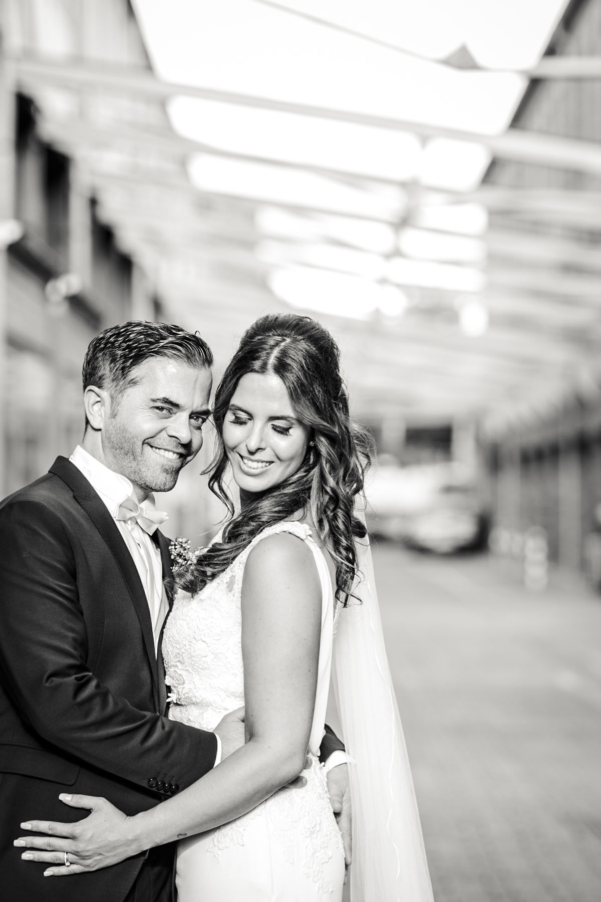 Janine+ Boris | Wir überraschen unsere Hochzeitsgäste mit dem bauwerk in Köln - Fotografin Guelten Hamidanoglu Koeln Hochzeiten Hochzeitsfotos  615