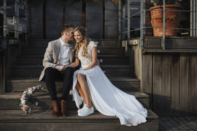 Simone und Simon | Industriehochzeit in Münster im Escape